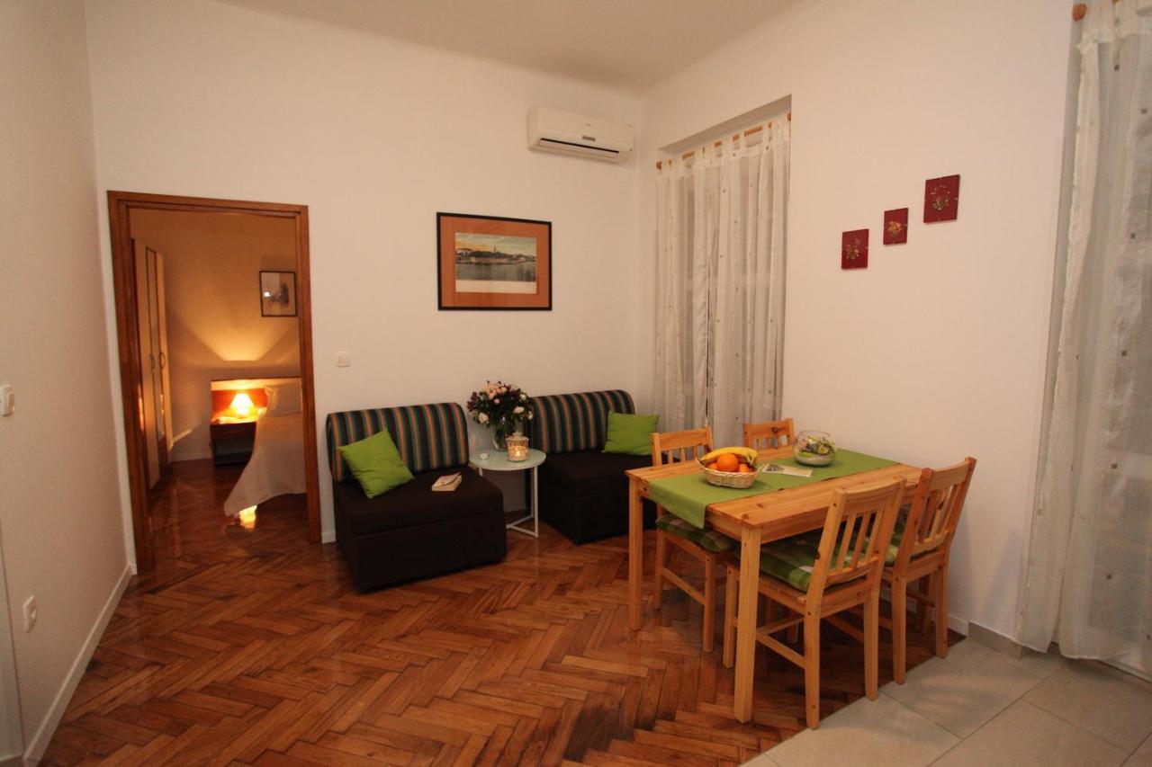 Vincent Apt. In Old Town Centre Zadar Room photo