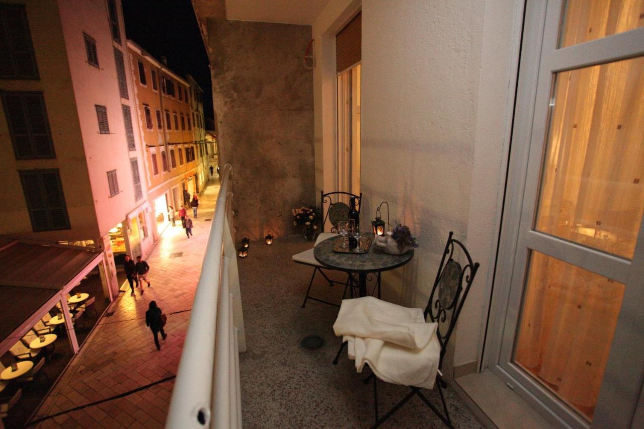 Vincent Apt. In Old Town Centre Zadar Room photo